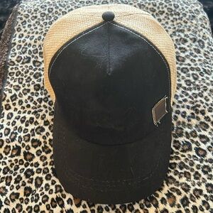 Roxy black with beige mesh baseball cap